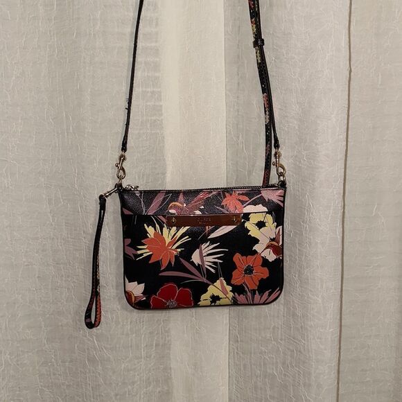 GUESS Small Black Floral Hummingbird Print Leather Crossbody Bag Purse - Picture 1 of 16